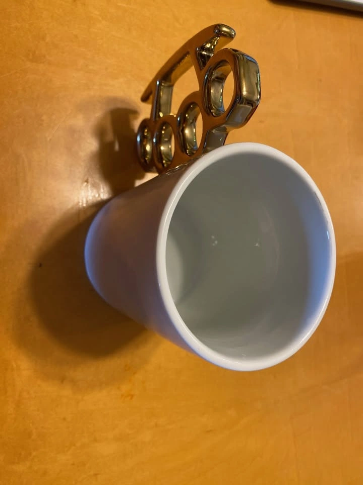 White Ceramic Mug Gold Knuckle Handle - photo 4