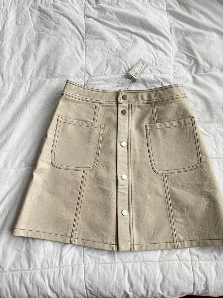 NWT RIVER ISLAND FAUX LEATHER SKIRT SIZE 6