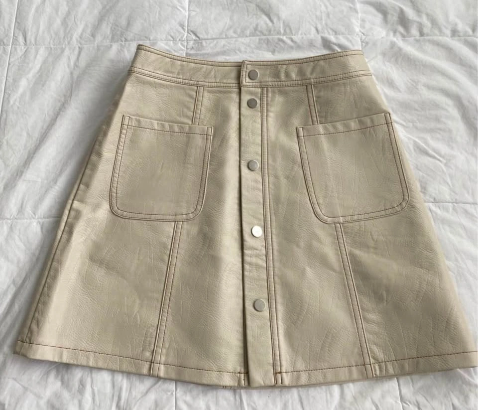 NWT RIVER ISLAND FAUX LEATHER SKIRT SIZE 6 - photo 3