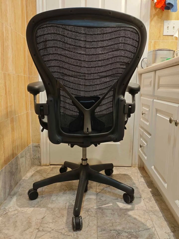 Herman Miller Aeron Classic Size C Chair - photo 4