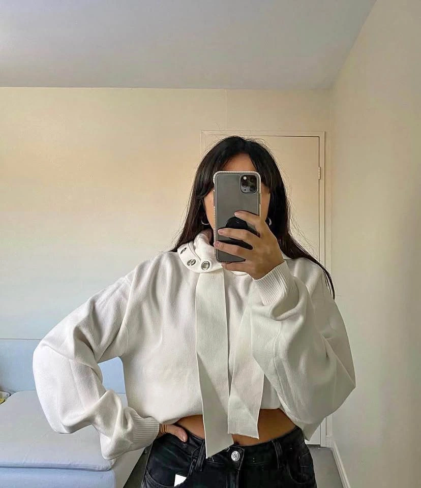 ZARA SWEATER ORIGINALLY $79 MEDIUM TIE IS MISSING