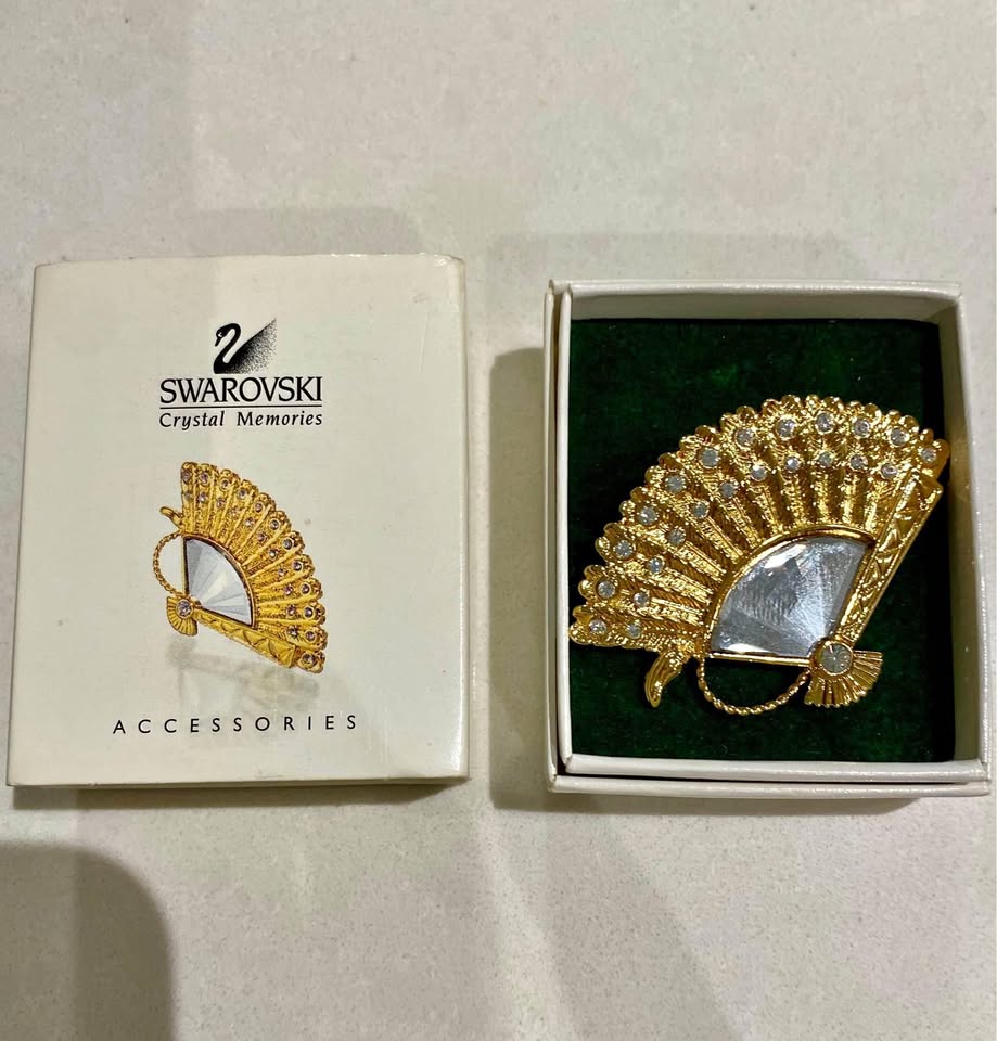 VINTAGE SWAROVSKI SPANISH FAN BROOCH PIN GOLD PLATED