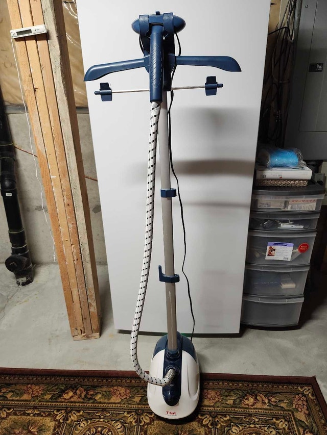 T-fal Upright Garment Steamer – Excellent Condition