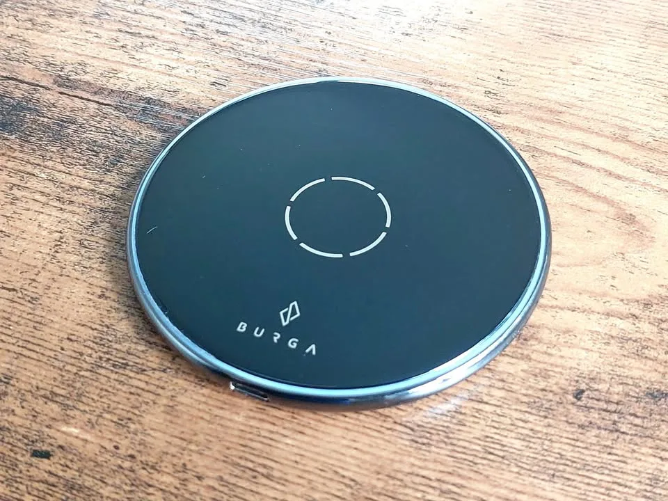 BURGA Wireless Phone Charger thumbnail