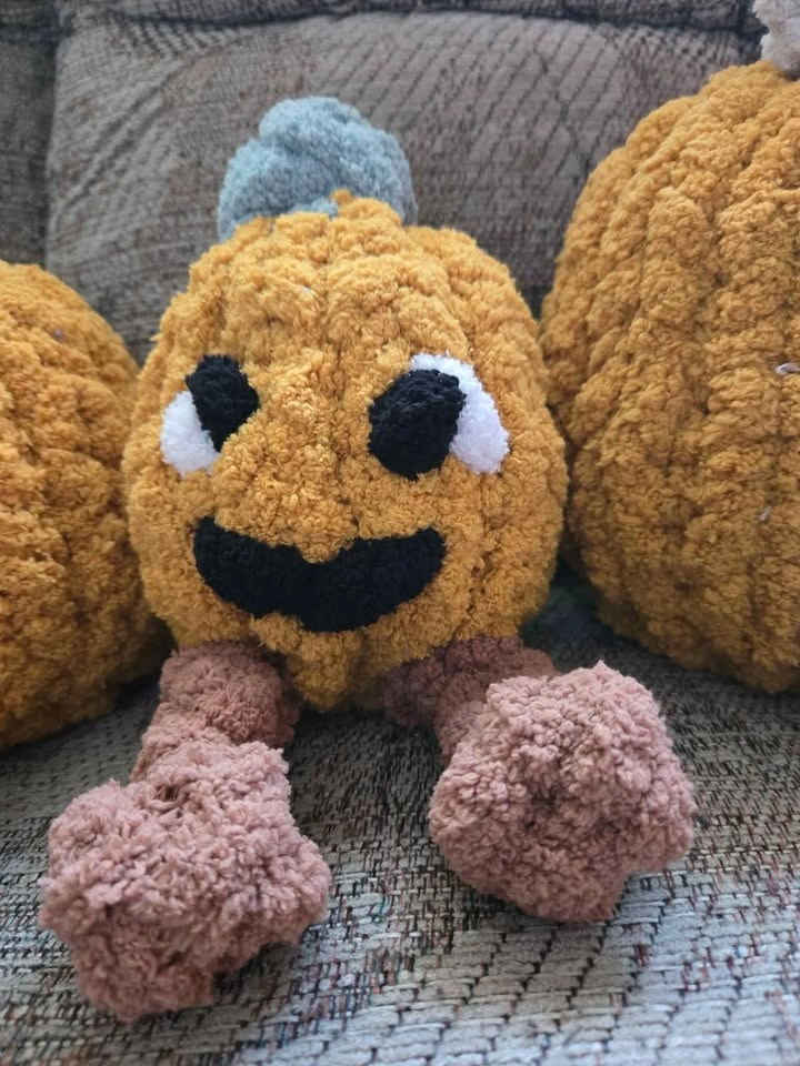 Chunky Knit Pumpkins and Pumpkin Buddies - photo 2