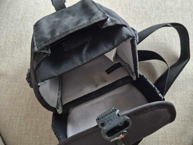 Lowepro Digital Camera Bag - photo 2