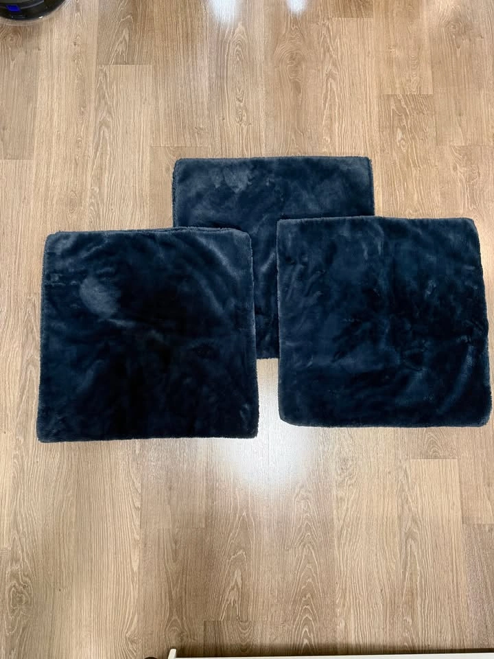 IKEA SOLTULPAN Cushion Covers – Dark Blue - photo 2