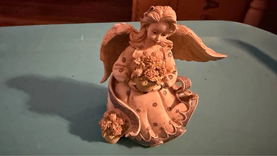 Sarah's Angels "September" Figurine by Cheri Lane