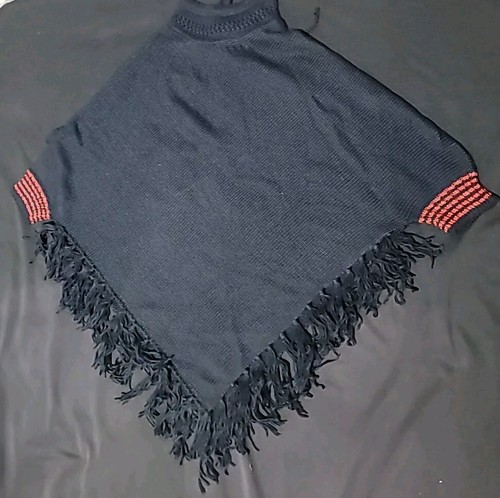 Exotic Hand Knitted Wool Crochet Poncho Black And Red - photo 4