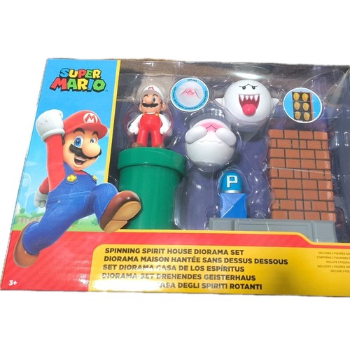 Super Mario Spinning Spirit House 2.5-Inch Diorama Set