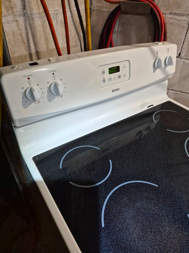 Kenmore Electric oven white glass flat top CLEAN - photo 3