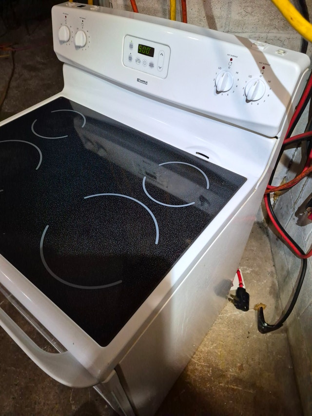 Kenmore Electric oven white glass flat top CLEAN - photo 4