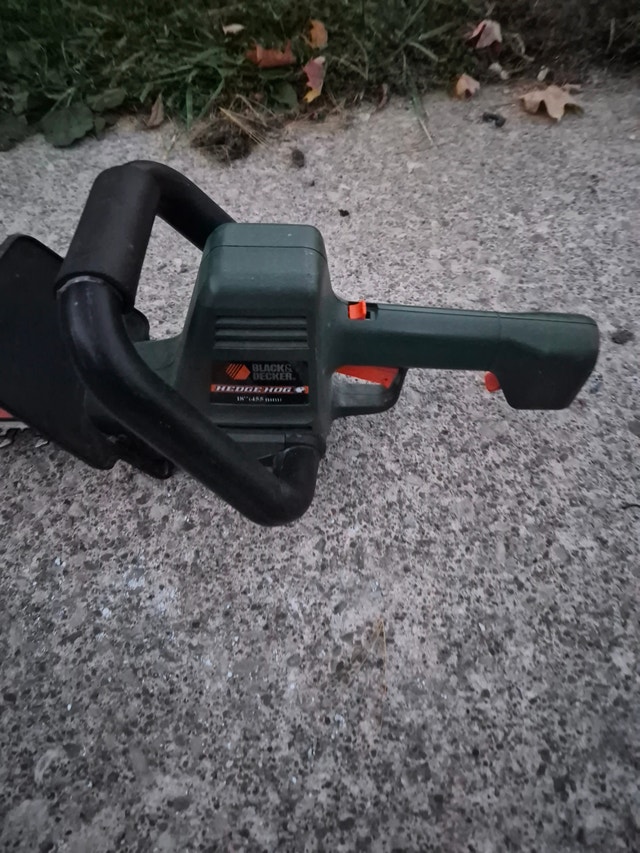 18'' Hedge trimmer electric Black & Decker green - photo 2