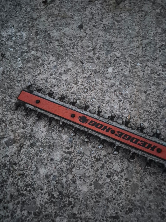 18'' Hedge trimmer electric Black & Decker green - photo 3