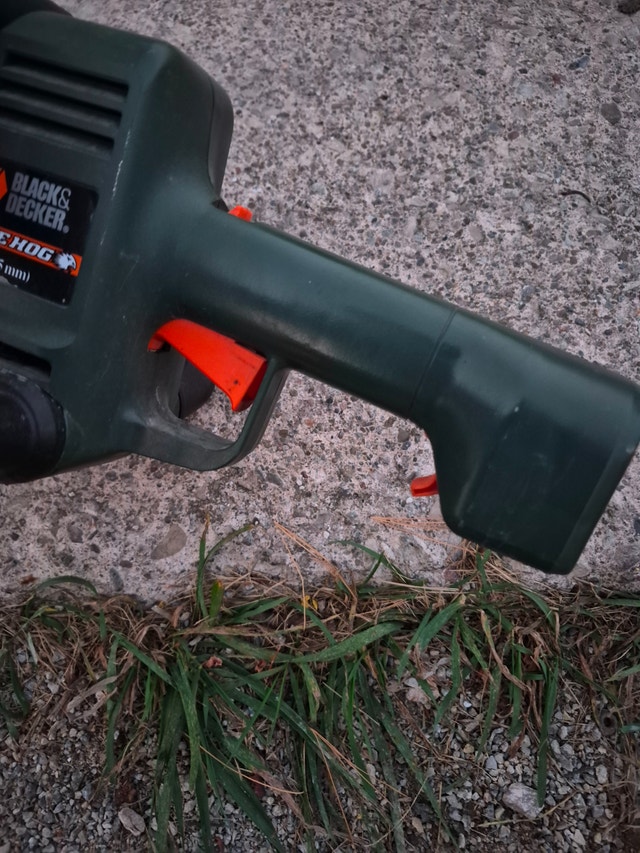 18'' Hedge trimmer electric Black & Decker green - photo 5