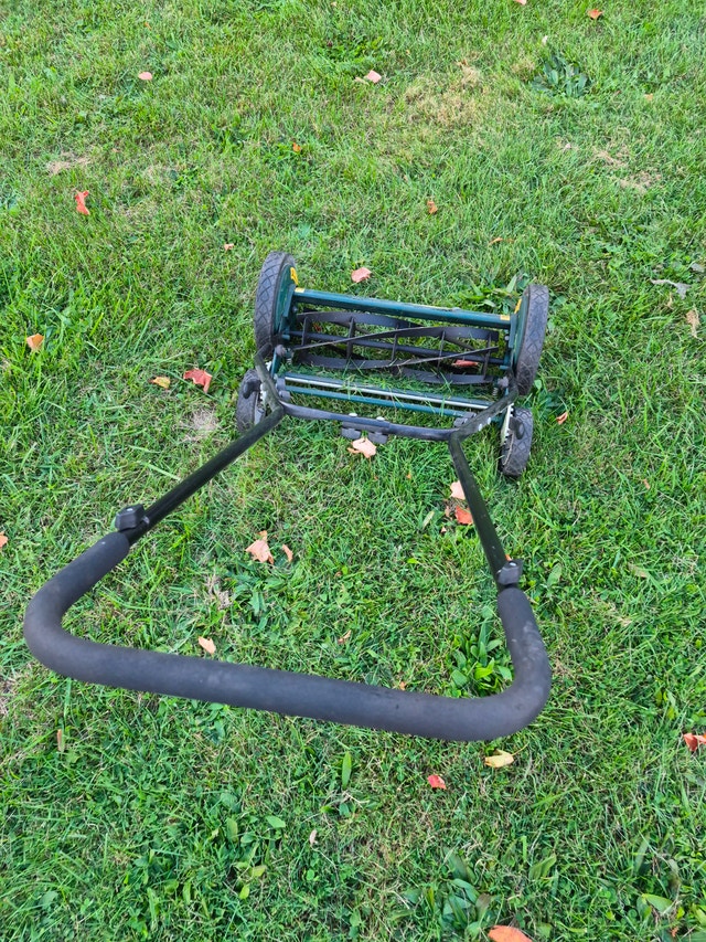 REEL mower 18'' adjustable yardworks green