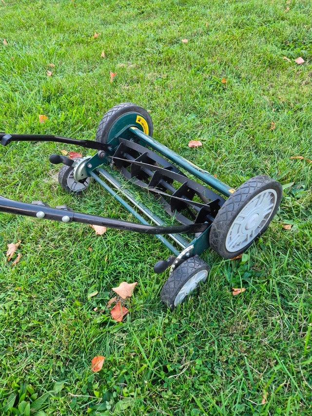 REEL mower 18'' adjustable yardworks green - photo 2