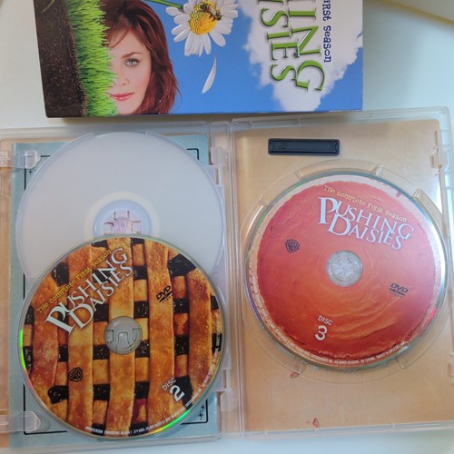 Pushing Daisies: the Complete First Season (DVD, 2007) - photo 4