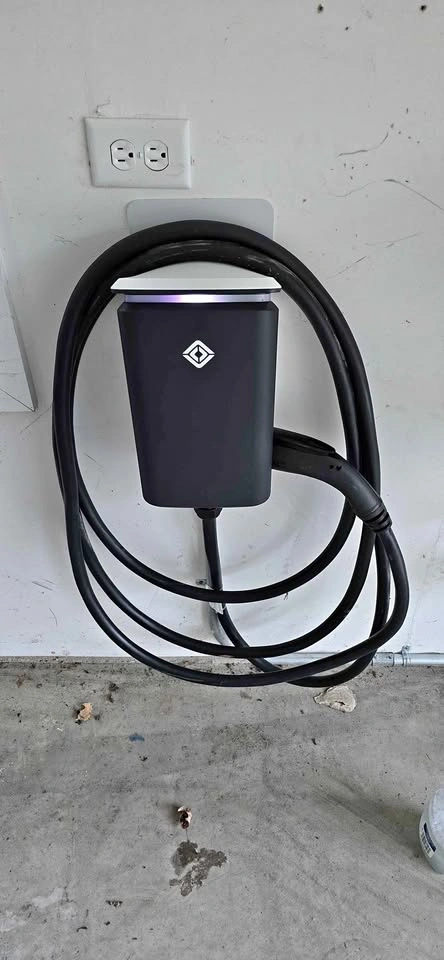 Rivian Wall Charger – J1772 – 48A