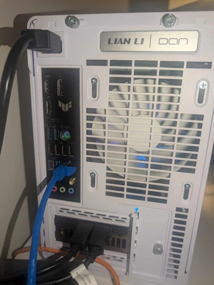 Gaming Tower PC with 5070 and Ryzen 5 9600x - photo 4