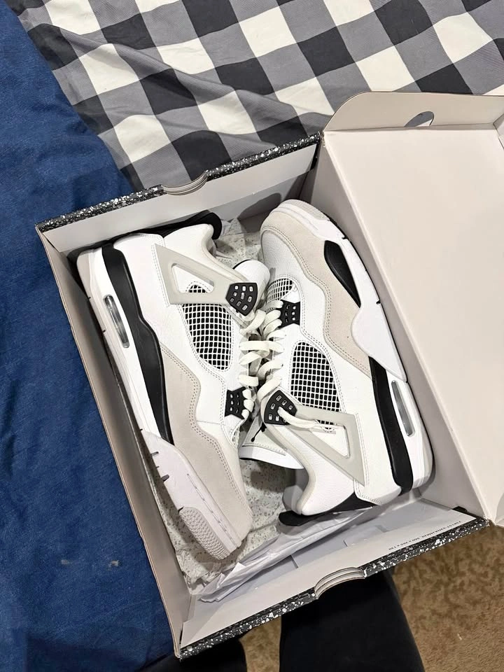Air Jordan 4 Retro "Military Black" (Men's Size 12)