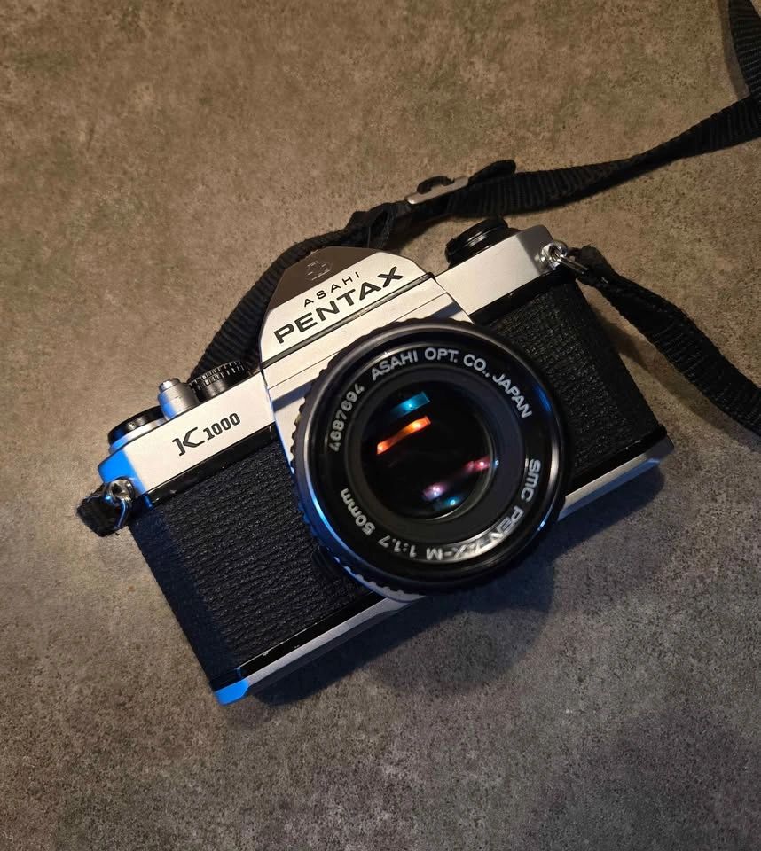 Pentax K1000 35mm Film Camera Bundle with 3 Lenses - photo 2