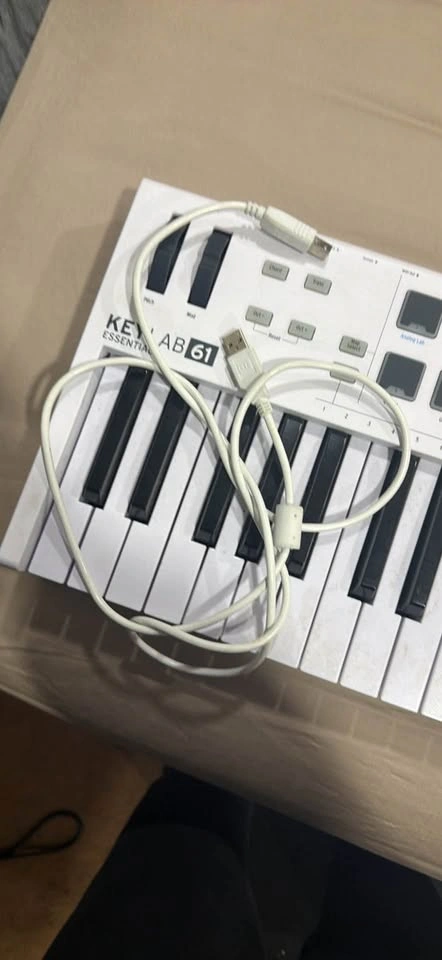 Arturia KeyLab 61 Essential MIDI Keyboard - photo 3