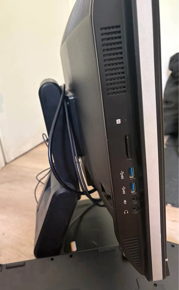 HP Compaq elite 8300 & keyboard (SEND OFFERS) - photo 3