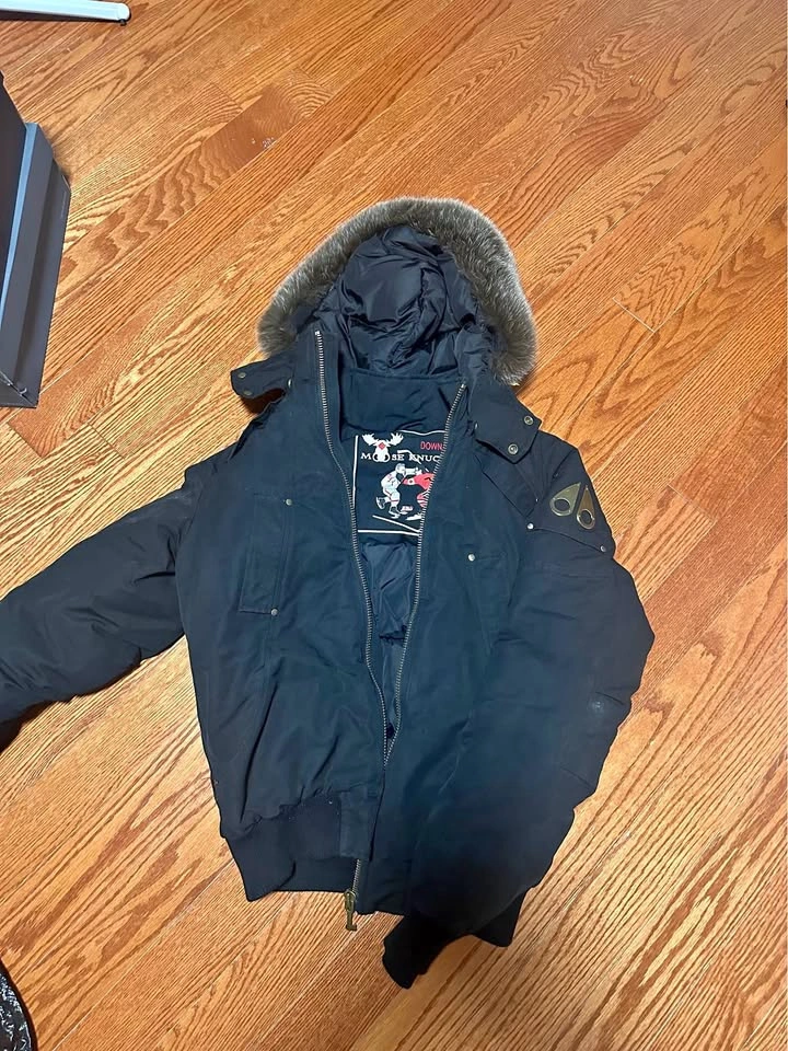 Moose knuckles jacket size small