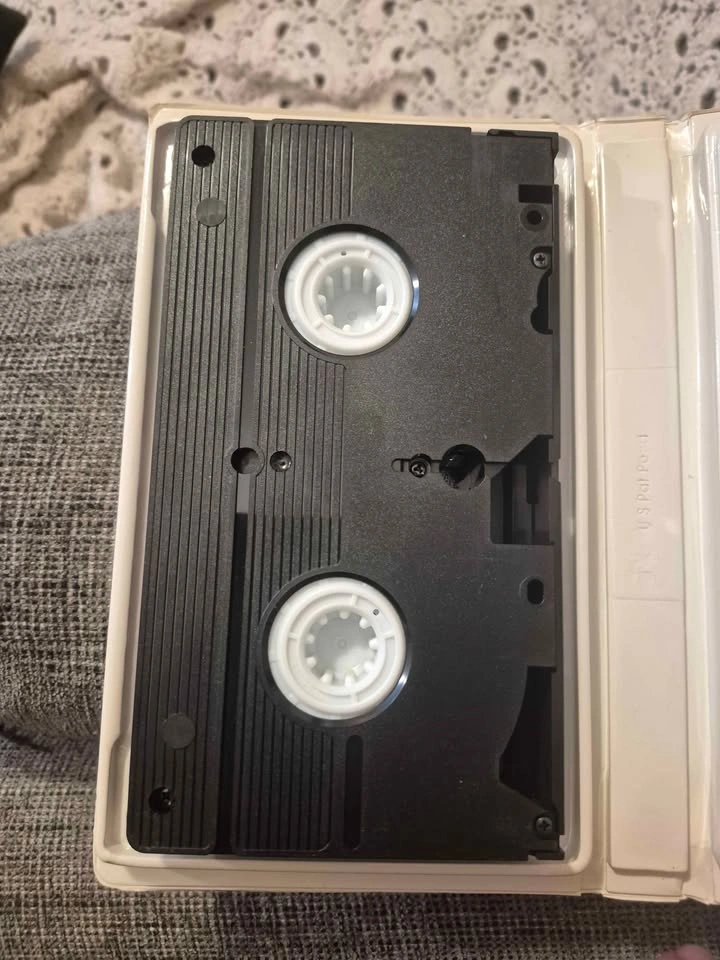 Walt Disney's Masterpiece Snow White and the Seven Dwarfs VHS - photo 4
