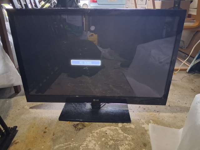 42" LG Plasma TV