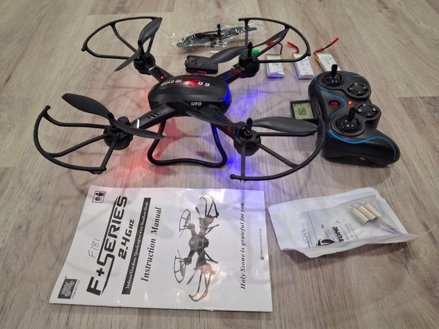 Holy Stone F181 Drone – Complete Set with 4 Batteries - photo 4