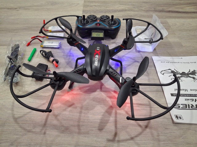 Holy Stone F181 Drone – Complete Set with 4 Batteries - photo 5
