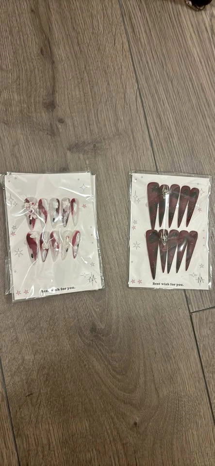 Press-On Nail Sets (M Size)