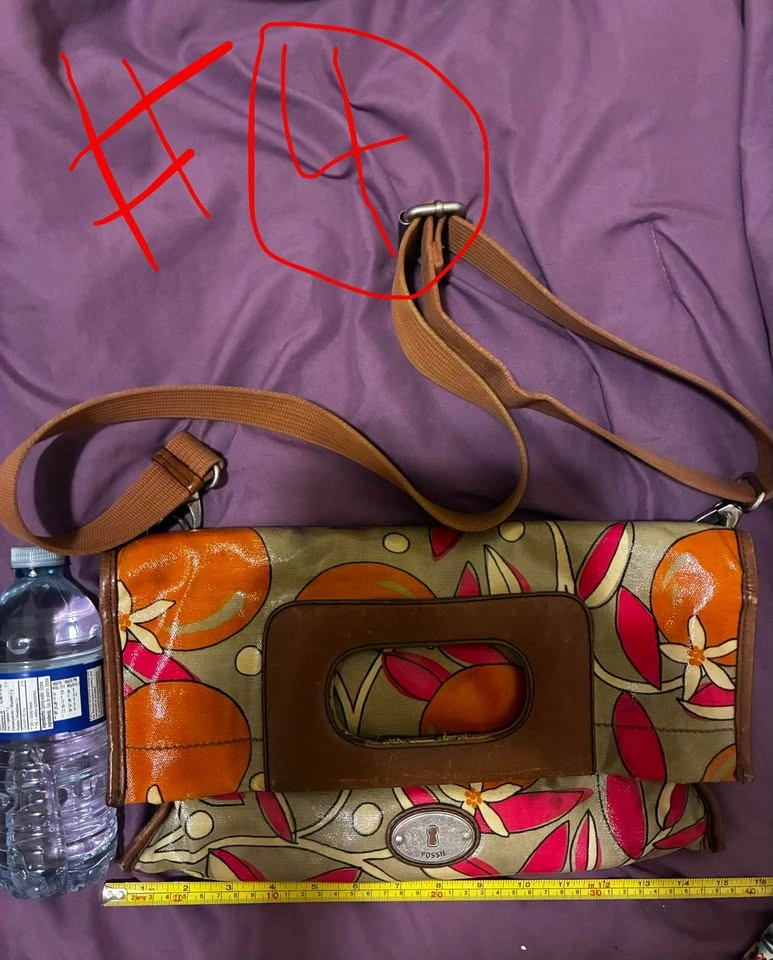 Multiple Purses for Sale - photo 3