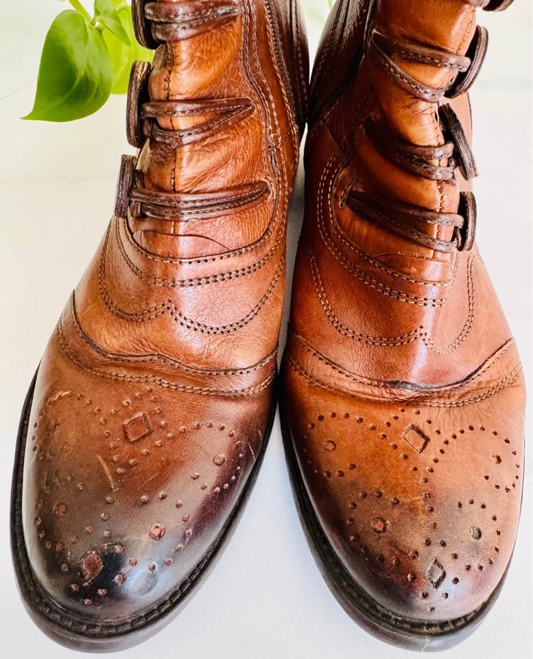 Bulle Leather Wingtip Brogue Button Ankle Boots - Size 38 - photo 2