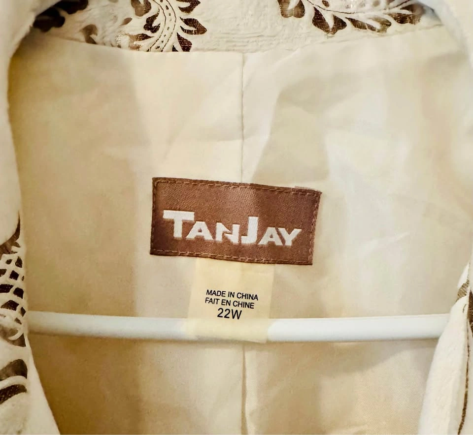 New TanJay Scroll Print, lined Jacket Size 22W