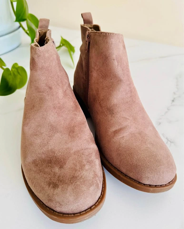Penningtons Booties Size 7W