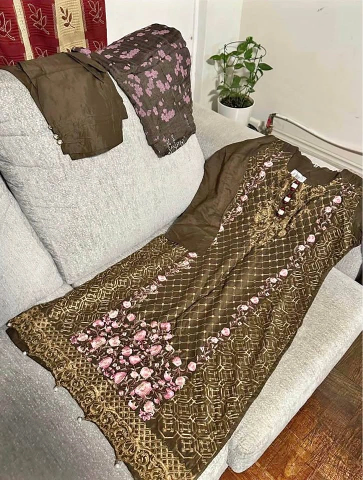 PAKISTANI SUITS/DRESSES - photo 5