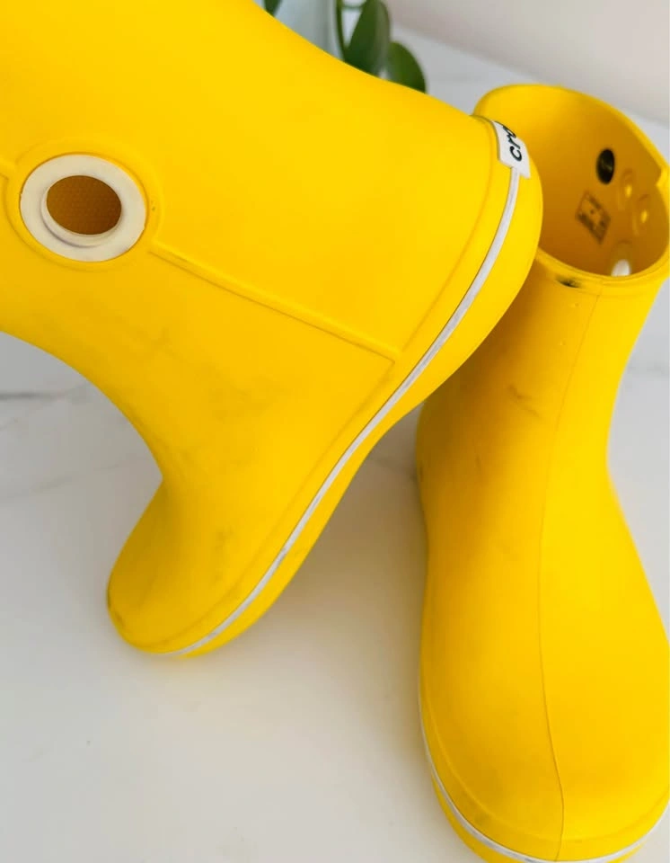 Crocs Jaunt Shorty Rain Boots, Size 8 - photo 2