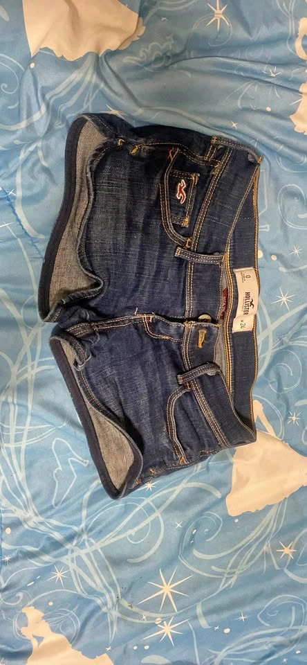 Hollister low rise vintage stretchy dark wash Denim Shorts