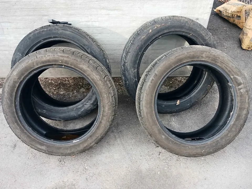 225 55 r19 SET of 4 BF GOODRICH TIRES thumbnail
