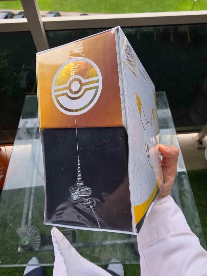 Sealed Pokémon TCG: 30th Celebration Elite Trainer Box - photo 2