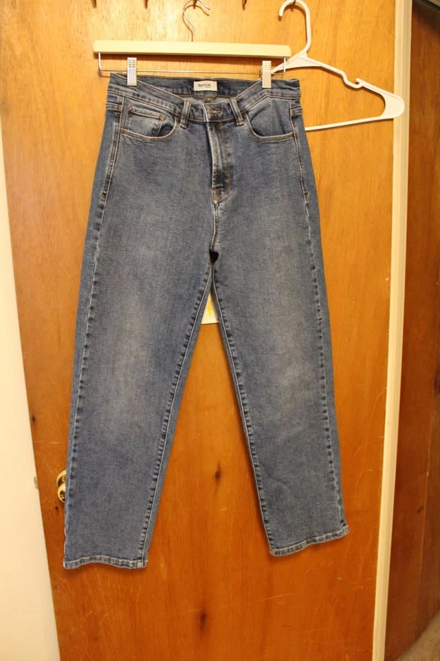 Straight leg Kensie jeans