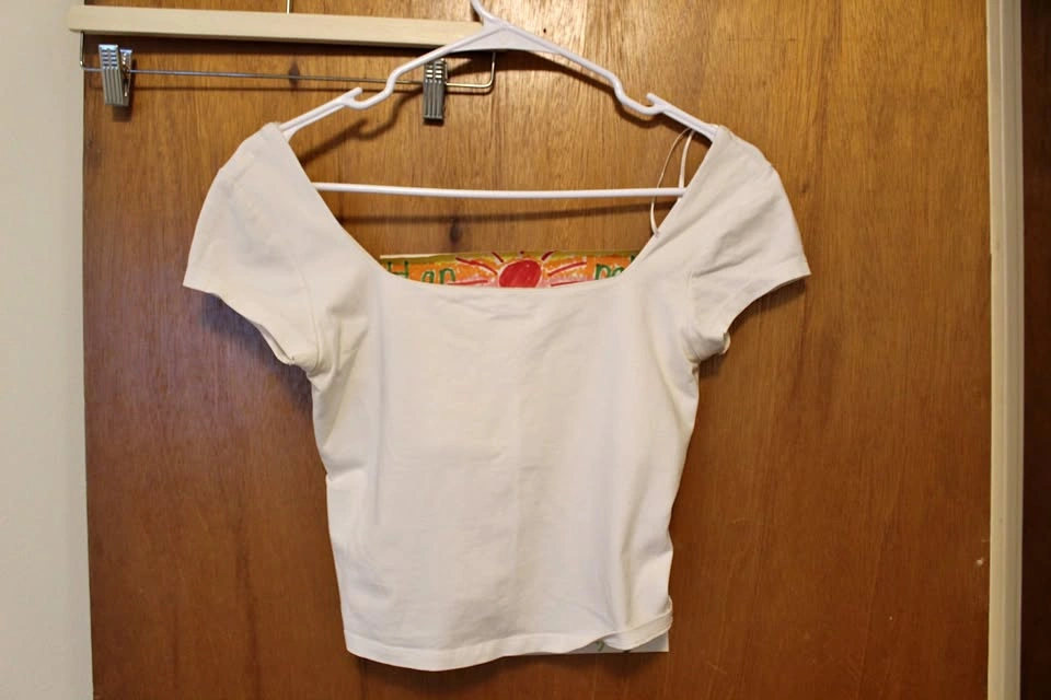 White cropped tshirt