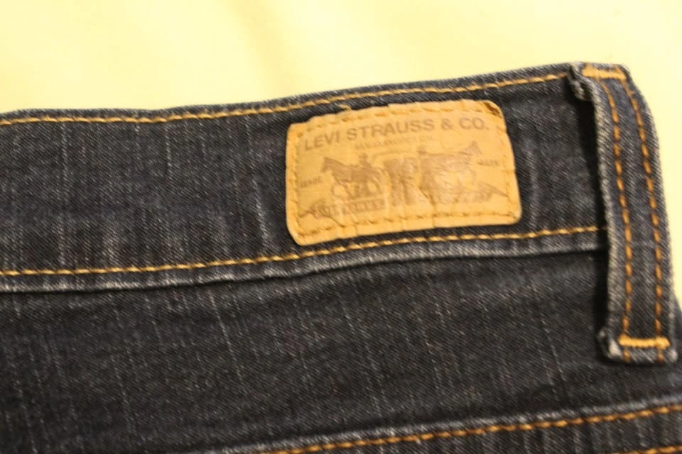 Levi straight fit jeans - photo 3