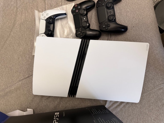 Sony PlayStation 5 Pro 2tb with 3 controllers - photo 3