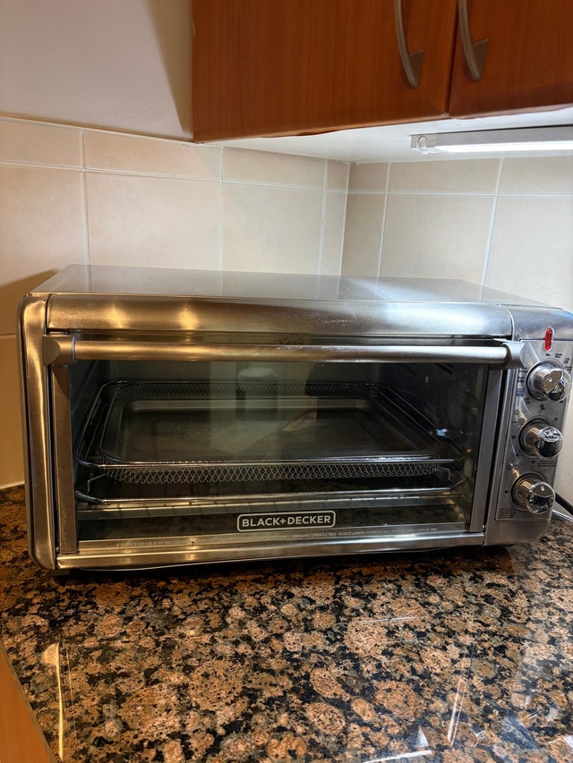 Black+Decker Extra-Wide Convection Toaster Oven