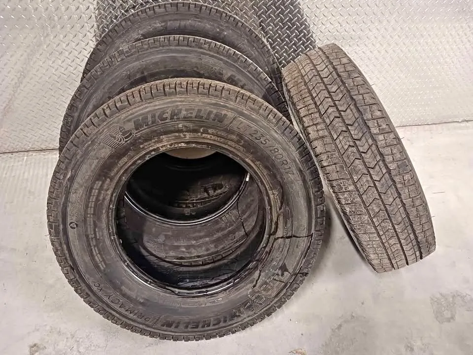 LT 235 80 r17 MICHELIN PRIMACY XC TIRES - NEW thumbnail