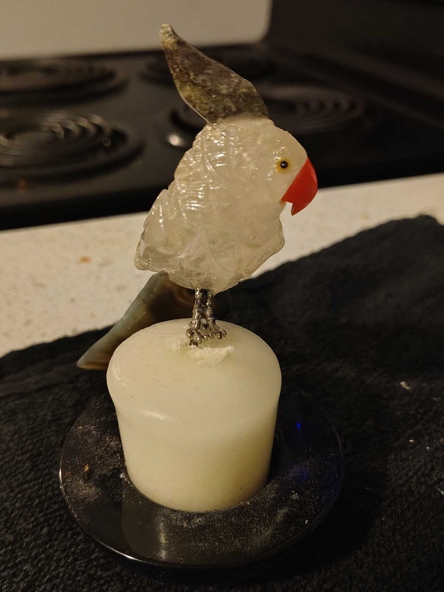 Hand-carved Gemstone Cockatoo Figurine - photo 2
